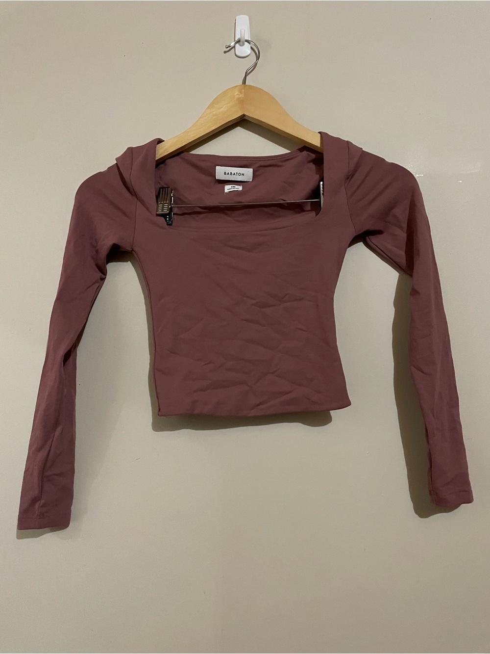 BABATON | Cropped Long Sleeve Top